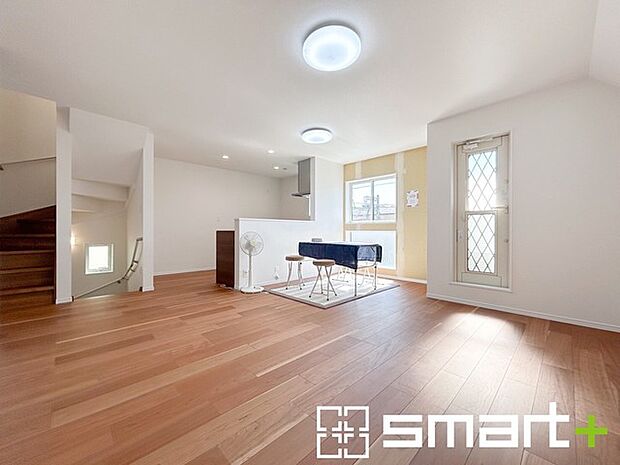 ~リビング収納のあるプラン~ ・意外と少ないリビング収納をしっかりとご用意。 ・掃除機や買い溜めしたティッシュ、トイレットペーパーなど様々なものが収納可能です。