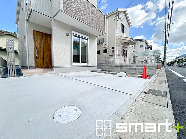 ~駐車場ももちろんございます~ ・駐車場もありますので、お車をご利用される方にもお勧めのお住まいです。 ・カーポートなどのオプションもお気軽にご相談くださいませ。