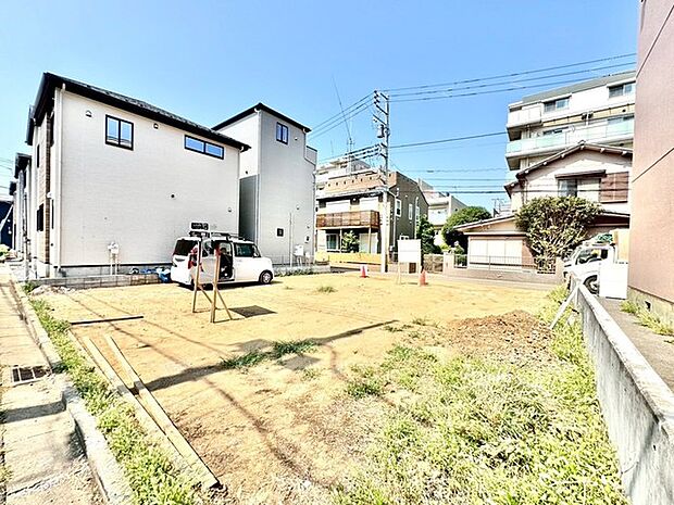 〜ご家族を守る「耐震等級3」〜 ・住宅性能評価において「耐震等級3」を取得。地震に強い家であることが証明されております。 ・倒壊の恐れが低くなりますので、地震保険が半額になるメリットも。 