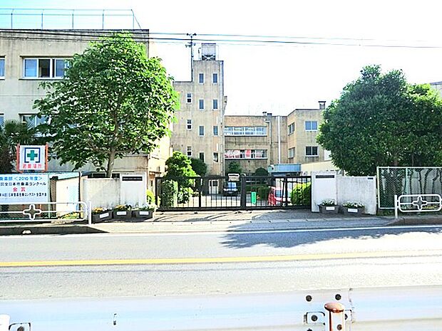 酒井根中学校（950m）