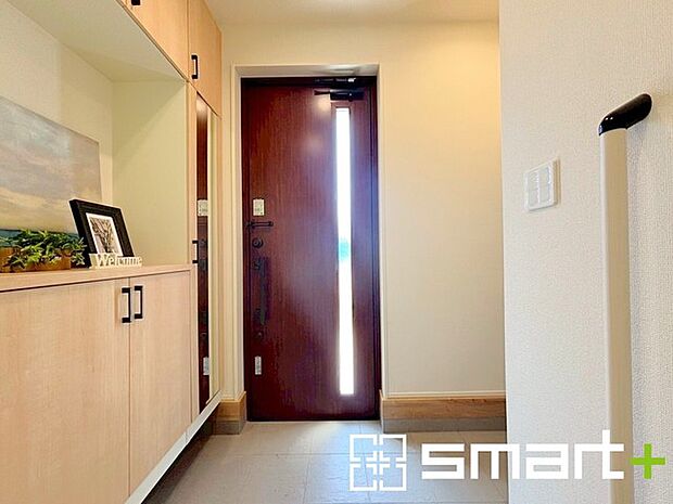 〜玄関回りの収納に〜 ・ベビーカー、お子様の部活道具、ご主人様のゴルフバッグなど多岐多様な物を収納いただけます。