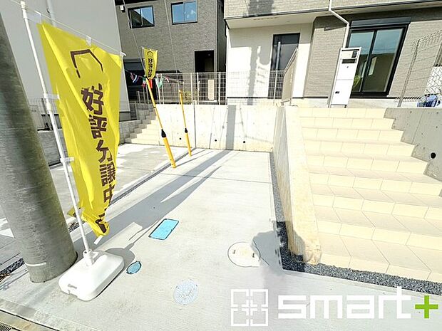 〜駐車場ももちろんございます〜 ・駐車場もありますので、お車をご利用される方にもお勧めのお住まいです。 ・カーポートなどのオプションもお気軽にご相談くださいませ。