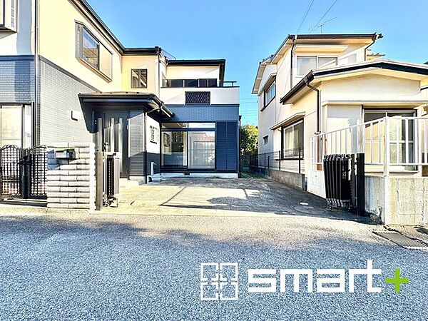 ～駐車場は2台分ご用意～ ・駐車場は2台分ございますので、車通勤の方や複数台お持ちの方にもお勧めのお住まいです。 ・カーポートなどのオプションもお気軽にご相談くださいませ。