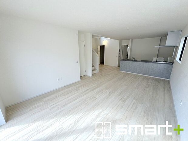 〜家具の配置がしやすい間取〜 ・ＬＤＫはリビングとダイニングの境目が分かりやすくなっており、家具の配置がしやすい造り。 ・どんなインテリアにするか考えるだけでも楽しくなりますね。 