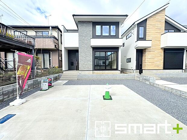 〜駐車場は2台分ご用意〜 ・駐車場は2台分ございますので、車通勤の方や複数台お持ちの方にもお勧めのお住まいです。 ・カーポートなどのオプションもお気軽にご相談くださいませ。 