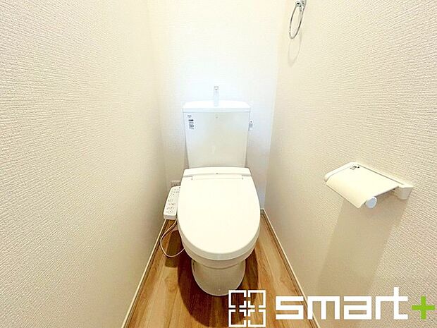 〜やはり便利なタンク式トイレ〜 ・最近はタンクレストイレもございますが、タンク式の場合は停電時もお水を流すことが可能。 ・故障時なども比較的費用が安くなるなど、メリットが多くなります。 