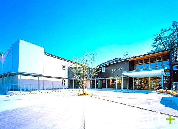 すみれ幼稚園（180m）