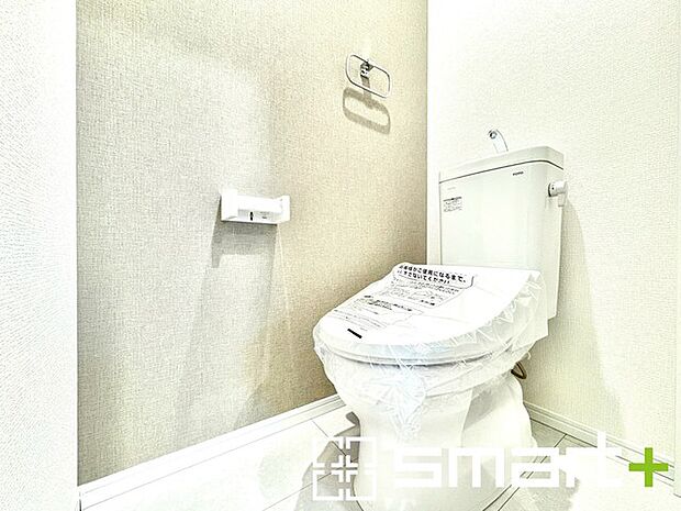 〜やはり便利なタンク式トイレ〜 ・最近はタンクレストイレもございますが、タンク式の場合は停電時もお水を流すことが可能。 ・故障時なども比較的費用が安くなるなど、メリットが多くなります。