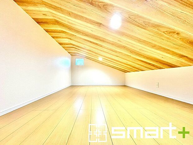 ~空間を生かしたロフト収納~ ・お部屋の空間を生かして、6帖分のスペースのロフトを採用しました。