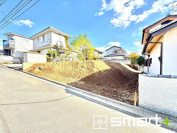 〜子育てしやすい住環境〜 ・小中学校、幼稚園など教育機関が徒圏内に揃っており、子育て世代にも安心の住環境です。 ・商業施設も充実しています。毎日のお買い物も安心ですね。