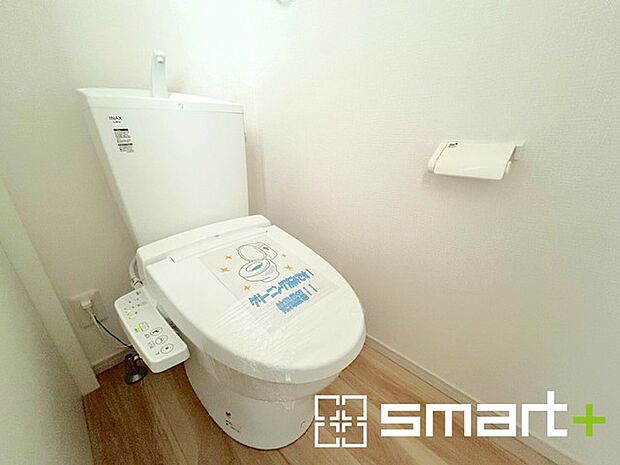 ~やはり便利なタンク式トイレ~ ・最近はタンクレストイレもございますが、タンク式の場合は停電時もお水を流すことが可能。 ・故障時なども比較的費用が安くなるなど、メリットが多くなります。