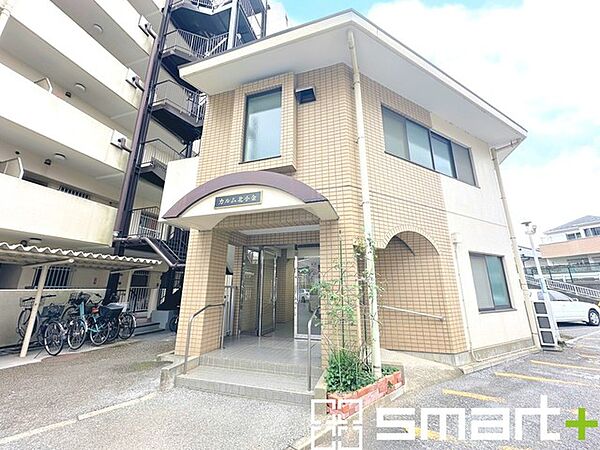～閑静な住宅街の立地～ ・周辺は閑静な住宅街となっておりますので、静かな暮らしをご実現いただけます。 ・前面道路の交通量も多くないので、小さなお子様がいるご家庭でもご安心ですね。