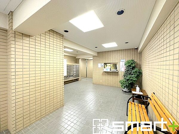 ～管理の行き届いたエントランス～ ・お住まいの「顔」でもあるエントランス。管理会社の方でしっかりと管理されております。 ・ぜひ現地でご体感くださいませ。
