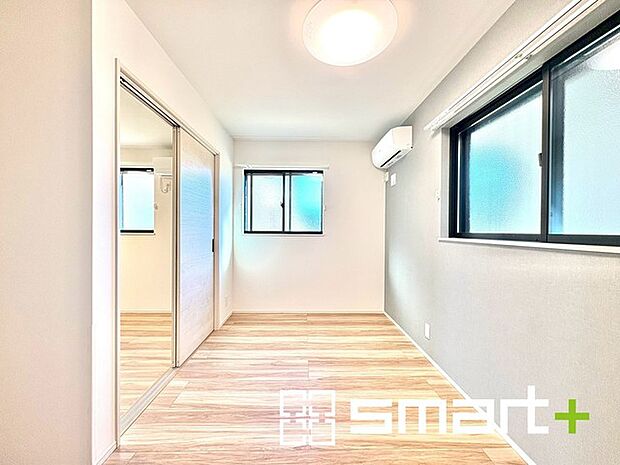 〜日当たり良好の明るい洋室〜 ・穏やかな陽だまりに包まれる居心地の良い洋室。 ・明るい空間で穏やかにお過ごしいただけます。 