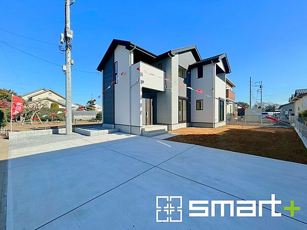 〜駐車場は2台分ご用意〜 ・駐車場は2台分ございますので、車通勤の方や複数台お持ちの方にもお勧めのお住まいです。 ・カーポートなどのオプションもお気軽にご相談くださいませ。 