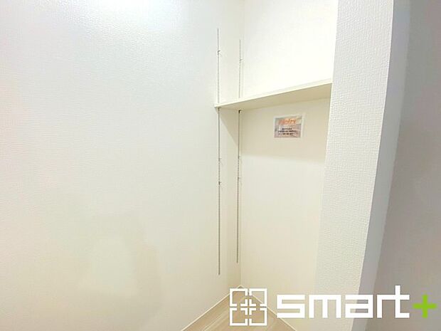 〜リネンスペースをご用意〜 ・ご要望をいただいても意外と少ない「リネンスペース」のあるお住まい。 ・タオルや洗剤など様々なものをスッキリ収納可能。現地でぜひご確認くださいませ。 