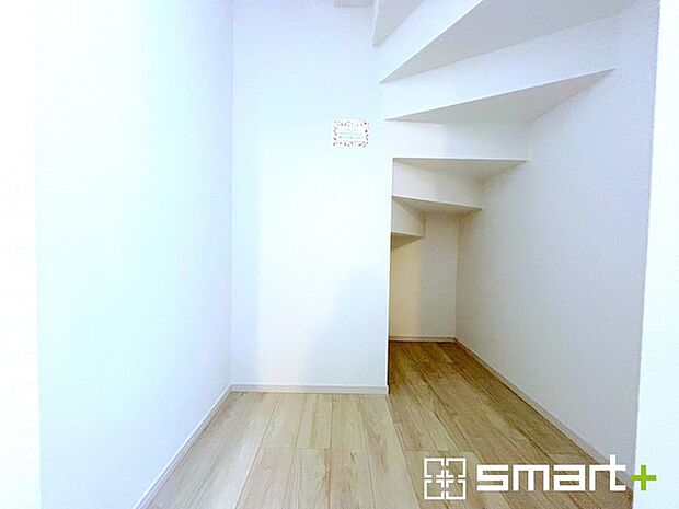 〜収納も充実の洗面所〜 ・洗面所にはリネンスペースを設ける事でタオルや洗剤などの置場にも困りません。 ・意外とリネンスペースがある物件は少ないので、ぜひ現地でその魅力をご確認ください。 