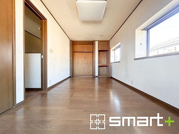 ～クローゼットのあるお部屋～ ・人気のクローゼットをご用意。季節物や趣味の道具などもスッキリと収納が可能です。 ・最近流行りの収納術などもぜひご活用くださいませ。