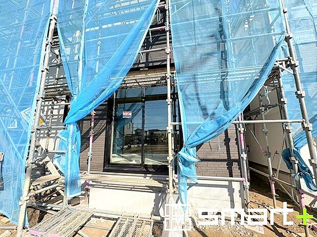 〜風にも強い強靭な建物〜 ・住宅性能評価において「耐風等級2」を取得。 ・大型の台風など暴風にも耐える、強靭な建物となっております。 