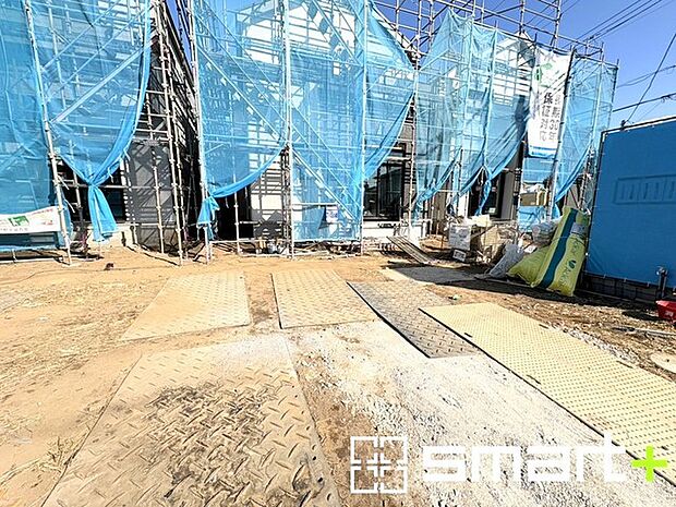 〜カースペース2台分〜 ・セカンドカーや来客時にも困らないカースペース2台分。物置や駐輪スペースなどにも利用できますね。 ・カーポートなどのオプションもお気軽にご相談くださいませ。 