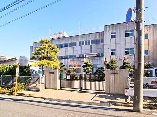 松葉中学校（700m）