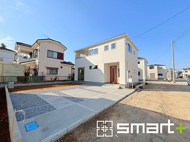 ～駐車場ももちろんございます～ ・駐車場もありますので、お車をご利用される方にもお勧めのお住まいです。 ・カーポートなどのオプションもお気軽にご相談くださいませ。 