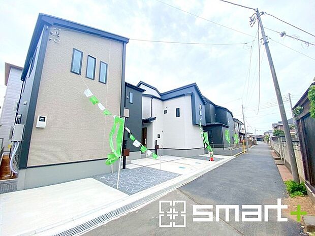~閑静な住宅街の立地~ ・周辺は閑静な住宅街となっておりますので、静かな暮らしをご実現いただけます。 ・前面道路の交通量も多くないので、小さなお子様がいるご家庭でもご安心ですね。