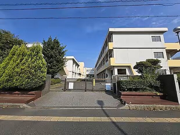 千葉市立磯辺中学校(850m)