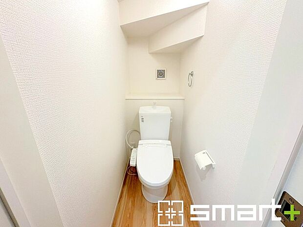 ~やはり便利なタンク式トイレ~ ・最近はタンクレストイレもございますが、タンク式の場合は停電時もお水を流すことが可能。 ・故障時なども比較的費用が安くなるなど、メリットが多くなります。