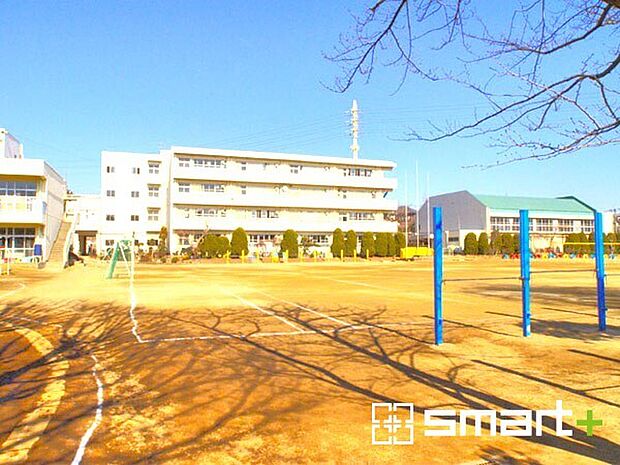 屋敷小学校(850m)