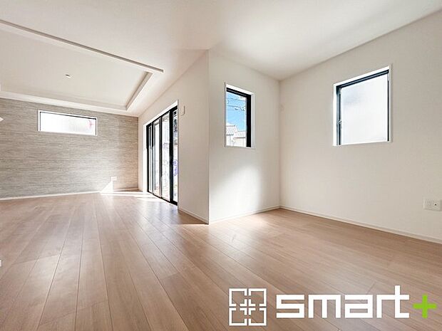 ~リビング収納のあるプラン~ ・意外と少ないリビング収納をしっかりとご用意。 ・掃除機や買い溜めしたティッシュ、トイレットペーパーなど様々なものが収納可能です。