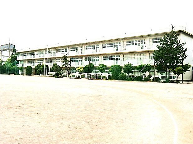 川間中学校(520m)