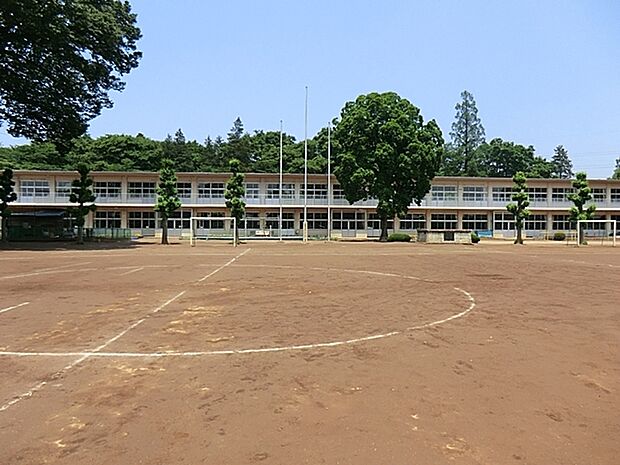 川間小学校(330m)