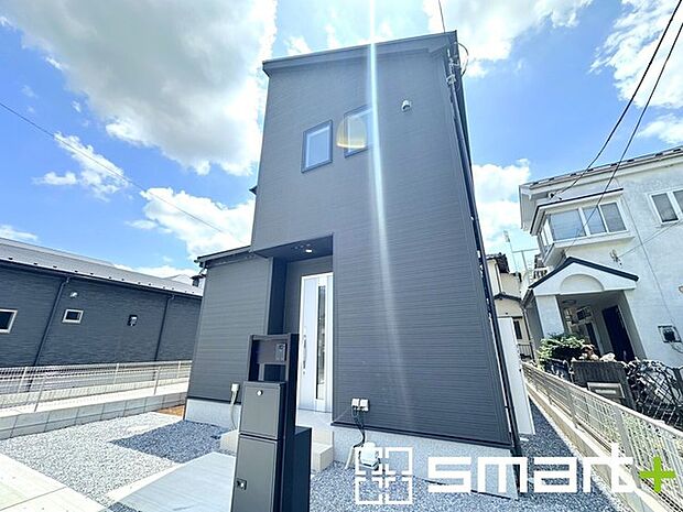 ~モニター付きインターフォン~ ・今では当たり前になってきたモニター付きのインターフォンも付いております。 ・来客時に誰が来たかすぐにわかりますので、防犯性に優れます。