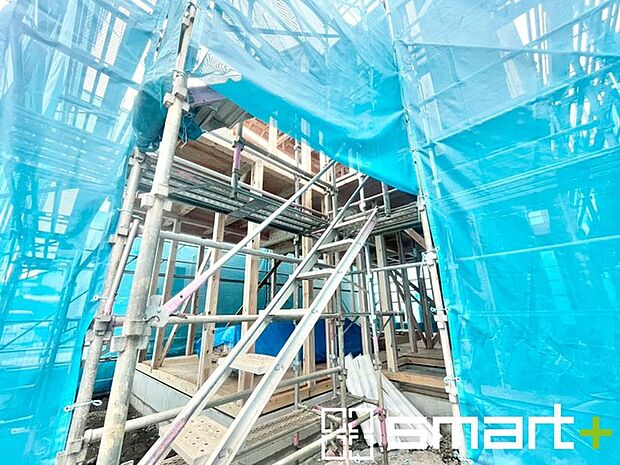 ～ご家族を守る「耐震等級3」～ ・住宅性能評価において「耐震等級3」を取得。地震に強い家であることが証明されております。 ・倒壊の恐れが低くなりますので、地震保険が半額になるメリットも。 