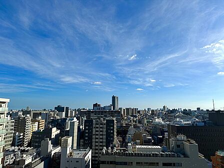 都市を見渡す17階・南西向きの心地よいロケーション
