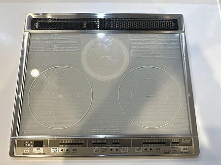 凹凸のない平らなガラストップを採用したIHコンロ