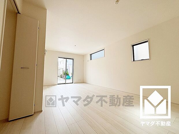 自然光を取り込む、開放感あふれる暮らし。隅々まで光が降り注ぎ、明るく心地の良い空間。