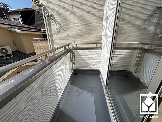 南向きバルコニーで陽当たり、風通し良好。たっぷりの洗濯物も気持ちよく乾きます。