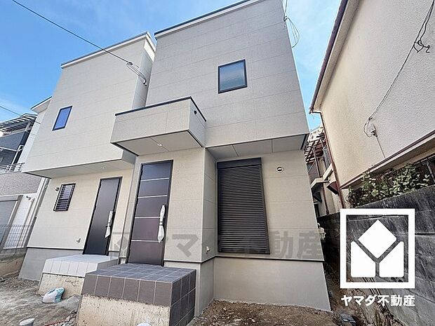 換気効率が高くお手入れもしやすいスリム型のレンジフードを完備。スッキリとしたスタイリッシュなデザインも魅力の一つです。