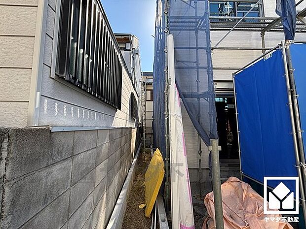 「武庫の里小学校」まで徒歩2分。低学年のお子様も安心して通学していただけます。