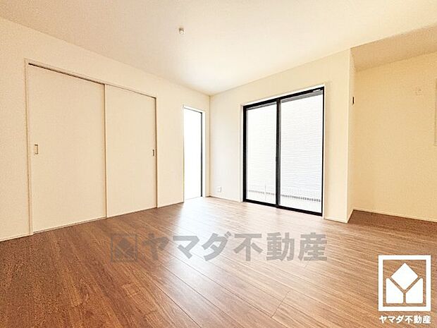 自然光を取り込む、開放感あふれる暮らし。隅々まで光が降り注ぎ、明るく心地の良い空間。