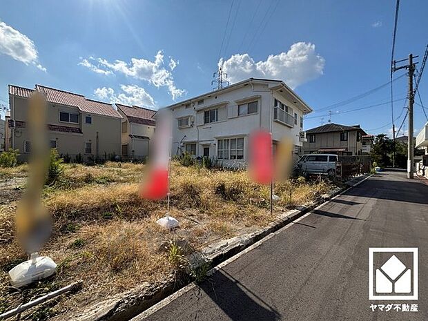 阪急電鉄伊丹線・神戸線「塚口」駅まで徒歩約13分、JR福知山線「猪名寺」駅まで徒歩約13分の立地。3沿線利用可能で、毎日の通勤・通学だけでなく、休日のお出かけまで利便性に優れています。