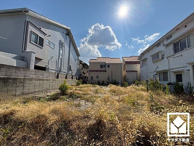 キッチンには床下収納がございます。災害時の非常食や食料品のストックなどを保存できます。