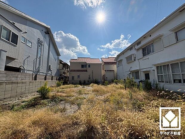 突然の来訪時でも安心なモニター付きインターホンを完備。お留守番中のお子様でも簡単に来訪者の確認ができます。