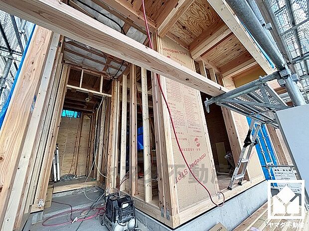 毎日の家事の負担を軽減でき、水道代の節約にもなる食器洗乾燥機付き。