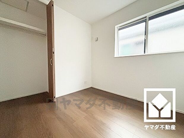 全居室に窓がございます。明るい陽光がたっぷり差し込む心地よい生活空間です。