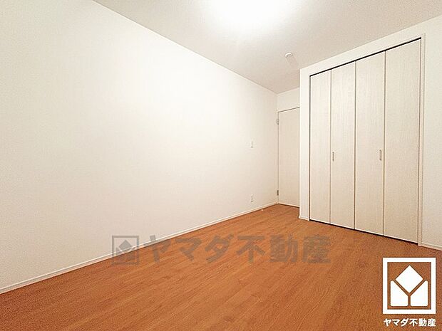 約5.53帖の北側納戸です。お子様のお部屋などにも丁度良い広さです。