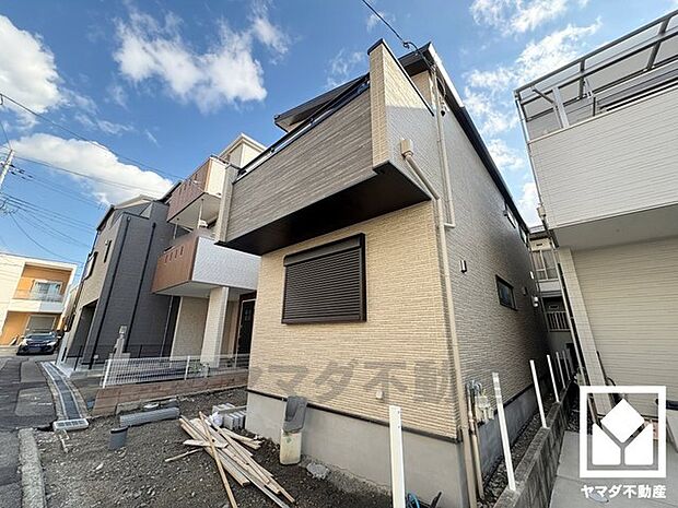 突然の来訪時でも安心なモニター付きインターホンを完備。お留守番中のお子様でも簡単に来訪者の確認ができます。