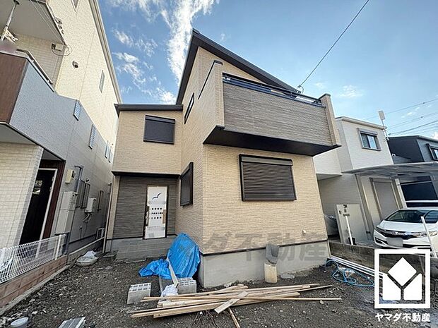 家族との時間も、自分だけの時間も心地よく過ごせる。シンプルで飽きのこない設計が、暮らしに余白をもたらします。この住宅は、日々の暮らしをそっと支えてくれます。